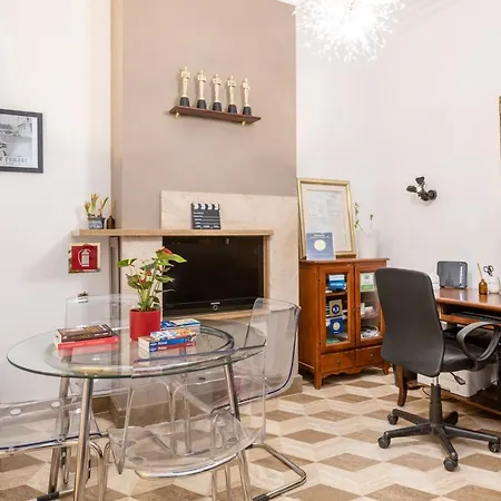 The Five Oscars בית הארחה