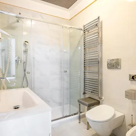 The Five Oscars בית הארחה 4*