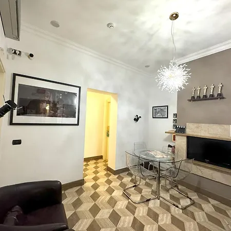 The Five Oscars Pensión Roma